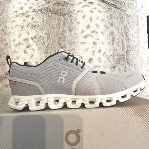 (NWT) On Cloud 5 (Waterproof) - Women’s